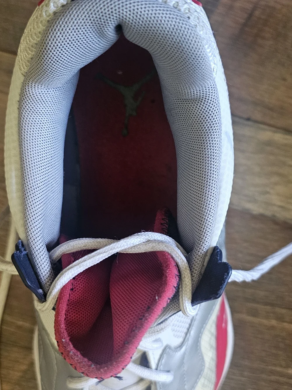 Nike White, Navy & RED Men’s Low-Top Sneakers